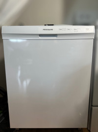 COMME NEUF Lave-vaisselle blanc Frigidaire