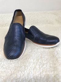 EUC Ladies Navy Metallic Leather ‘Flexi’ Casual Shoes Size 8 