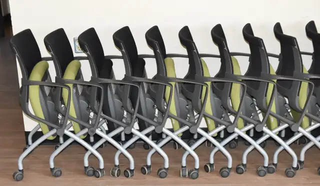 Furniture Available in Chairs & Recliners in Moncton - Image 3