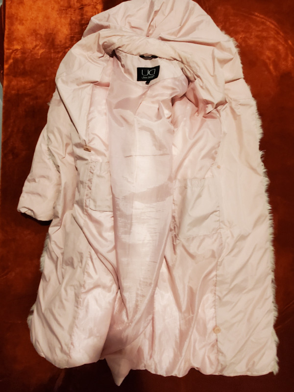 Winter Coat - Pink Down-Duvet fits sizes from 10 to 14 in Women's - Tops & Outerwear in Mississauga / Peel Region - Image 3