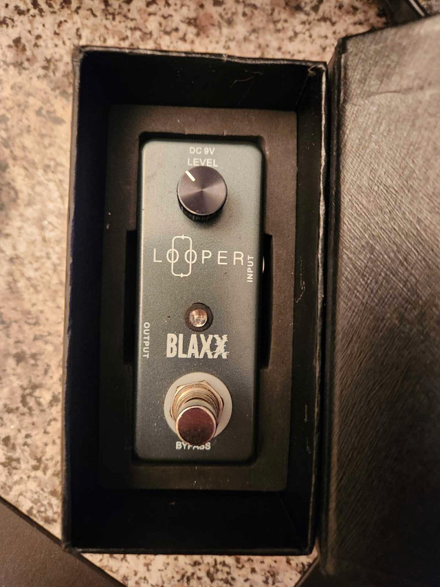 Blaxx looper pedal in Amps & Pedals in Leamington