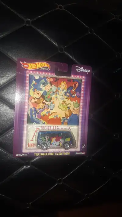 Alice in Wonderland Volkswagen Deluxe Station Wagon Hot Wheels Premium Disney 2019 $12 each 4 availa...