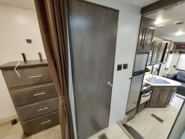 cruiser Aire 25 RL 2016 in RVs & Motorhomes in Trois-Rivières - Image 10