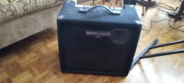 Roland EXR-3s Arranger Keyboard and Amplifier in Pianos & Keyboards in Calgary - Image 6
