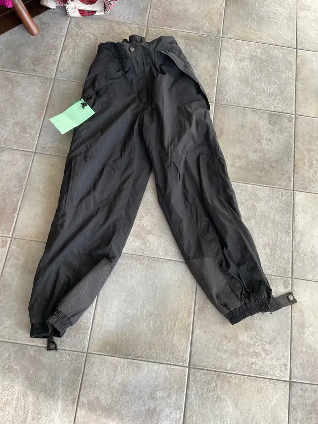 XL Youth lined snow pants in Kids & Youth in Vernon - Image 3