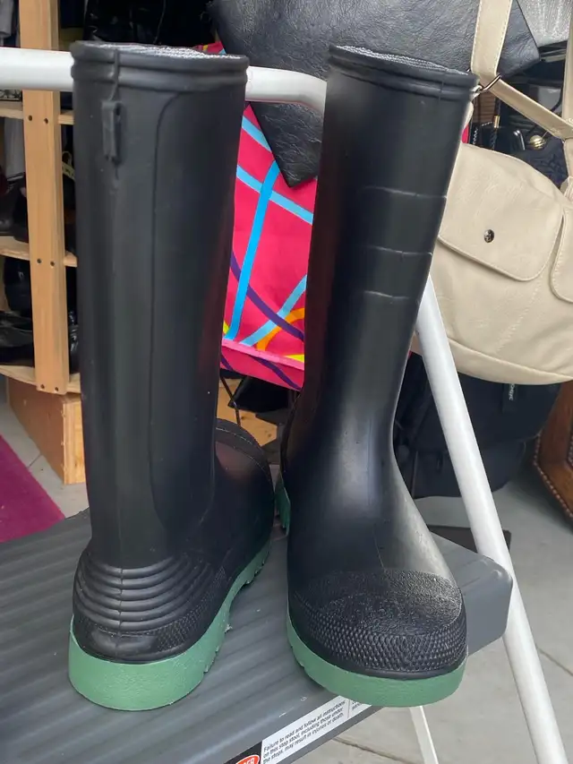Ruber boots, blue, size 8, black size 7 in Women's - Shoes in Norfolk County - Image 5