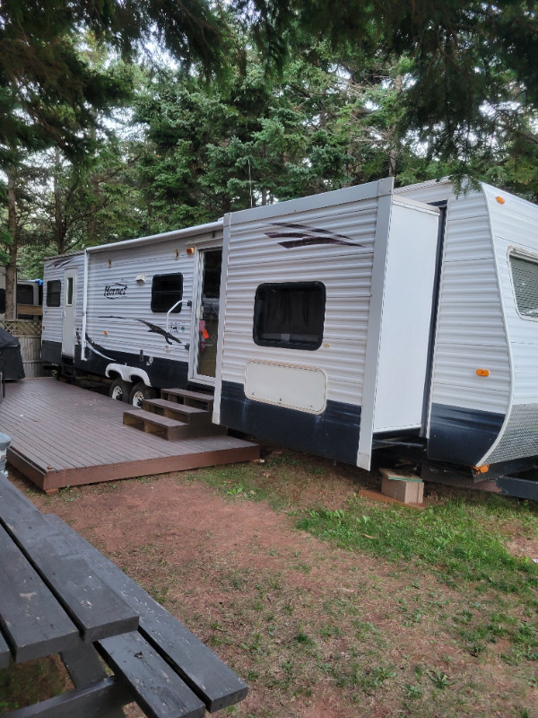 2008 Hornet Hideout 38ft. With 3 slides in Travel Trailers & Campers in Charlottetown