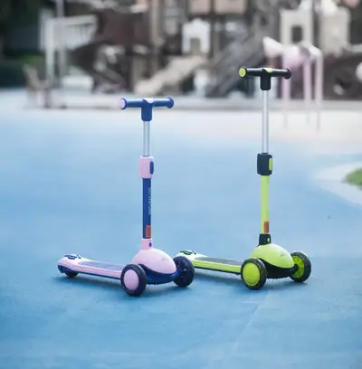 BRAND NEW - kids foldable scooter for 3-8yrs old, View more