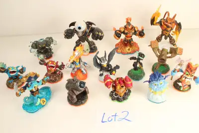 lot of 15 Skylanders Figures, View more