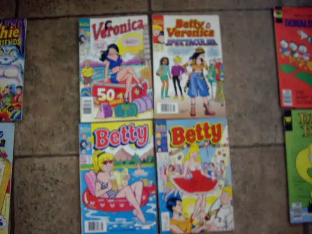 COMICS 56435641715671715844