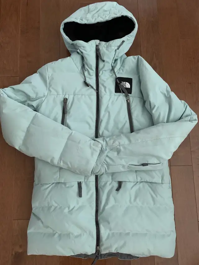 Manteau North Face pour femme (Small) in Women's - Tops & Outerwear in Trois-Rivières - Image 4