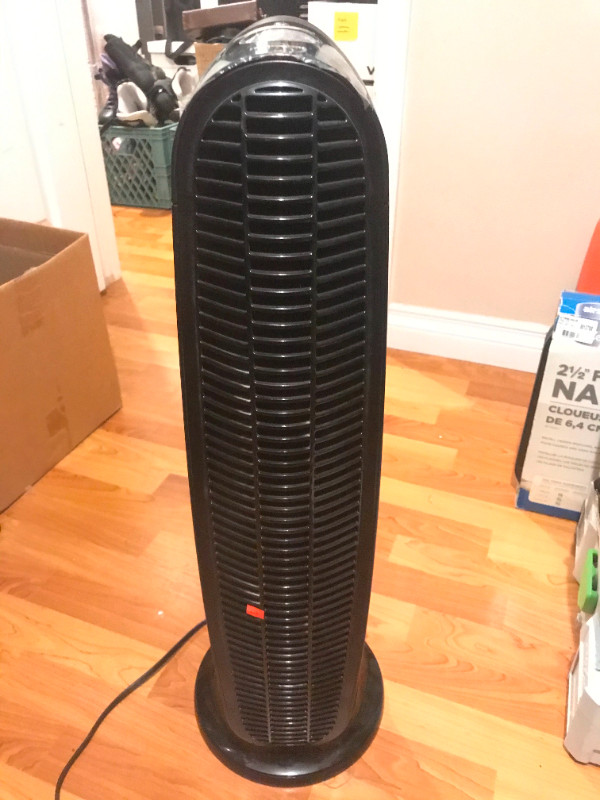 HoneyWell - Oscillating Tower Air Purifier with HEPA Filter in Heaters, Humidifiers & Dehumidifiers in Burnaby/New Westminster