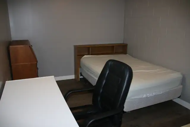 SERIOUS STUDENT-ROOM TO RENT-SAULT COLLEGE AREA in Room Rentals & Roommates in Sault Ste. Marie - Image 9
