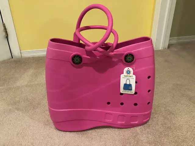 Pink OPCARI beach bag in Bags & Luggage in Ottawa - Image 2