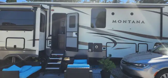 give me a home , home to roam.................We have 5th wheel in British Columbia in Canada - Image 2