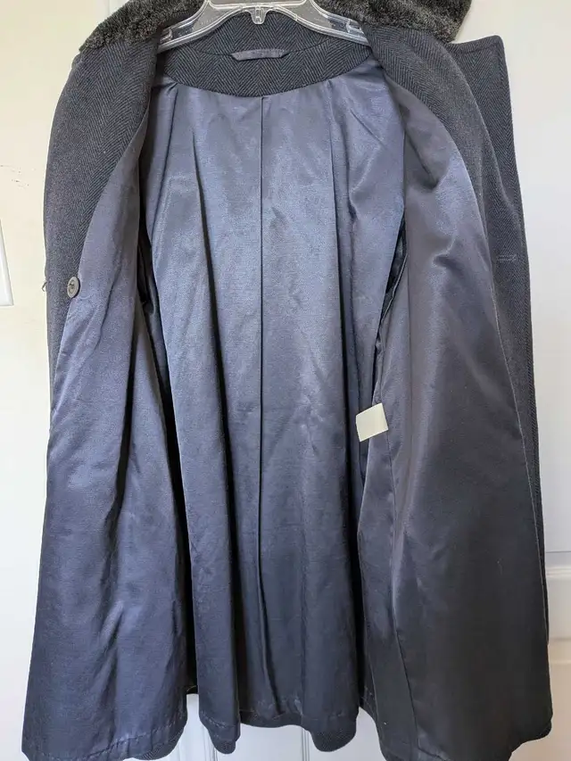 Men's Black Herringbone Pea Coat in Women's - Tops & Outerwear in Markham / York Region - Image 7