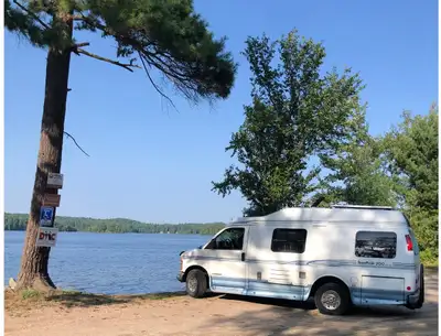 Selling this 2001 ROADTREK 200 Popular, Home&Park RV Class B 110,700 miles. Well-maintained Chevy 6....
