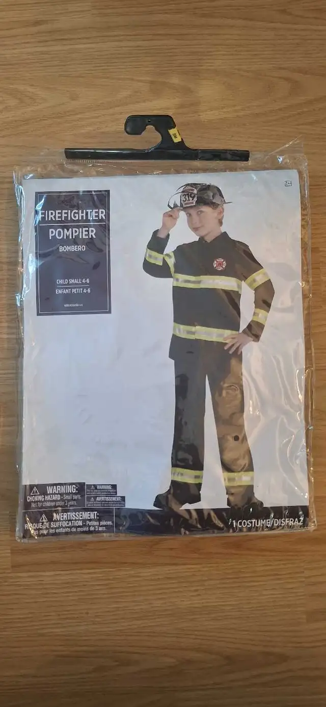 Firefighter Costume (Size 4-6) in Costumes in Oshawa / Durham Region - Image 3