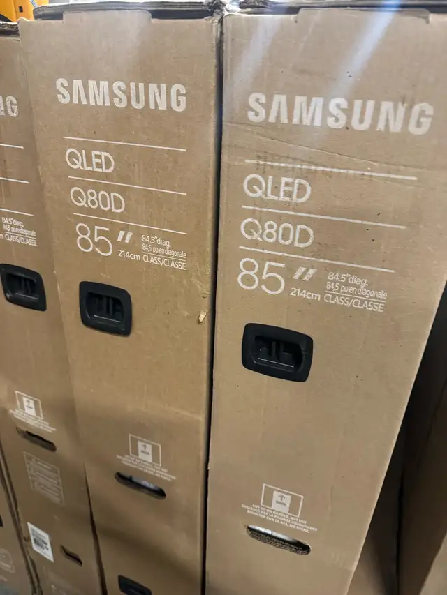 Samsung QLED Q80D 85 inch in TVs in City of Montréal - Image 5