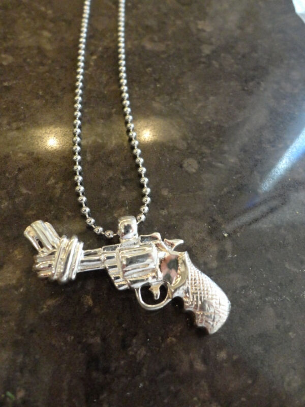 4 Brand New Pewter Twisted Barrel Pistol Necklaces -$2.75 each in Jewellery & Watches in Kitchener / Waterloo - Image 4