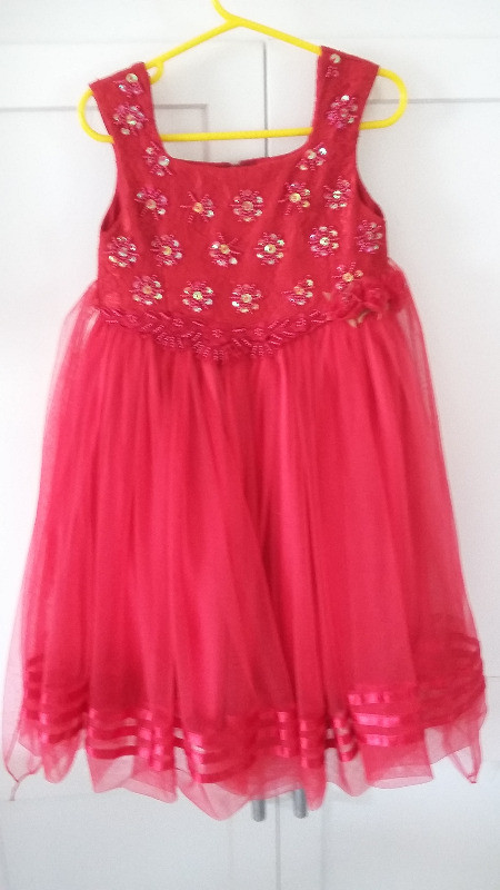 Fancy Formal Dress, toddler size 3 (fit up to 5 year old) in Clothing - 3T in Winnipeg