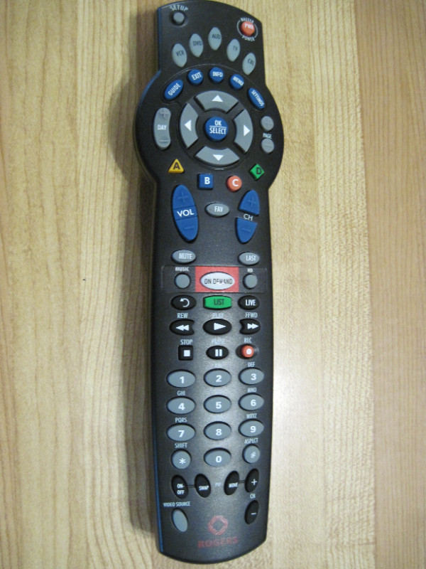 Rogers Motorola DCX3400-M PVR in Video & TV Accessories in Hamilton - Image 3