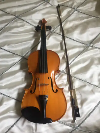 violin almost new