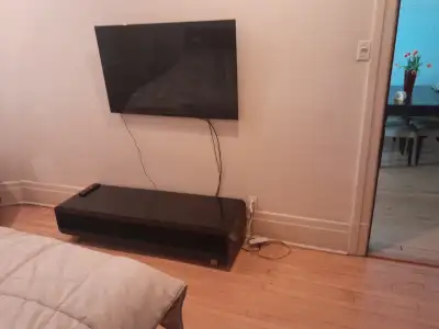 Meuble TV moderne noir/brun foncé – Très bon état, View more