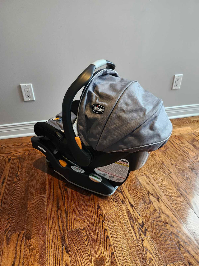 Chicco keyfit 30 siège auto bébé | infant car seat dans Poussettes, porte-bébés et sièges d'auto  à Ville de Montréal - Image 3