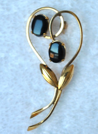 GOLD FILLED ONYX BROOCH PIN