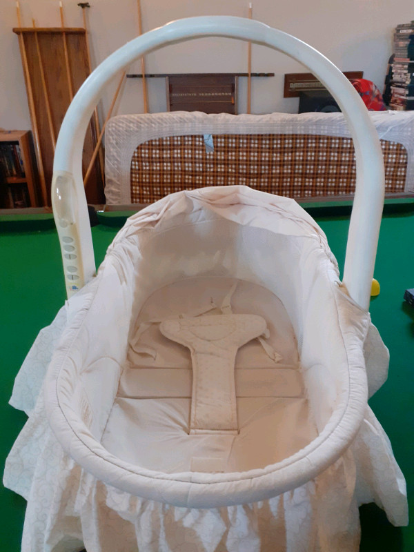 Baby Bassinet in Arts & Collectibles in St. Albert - Image 2