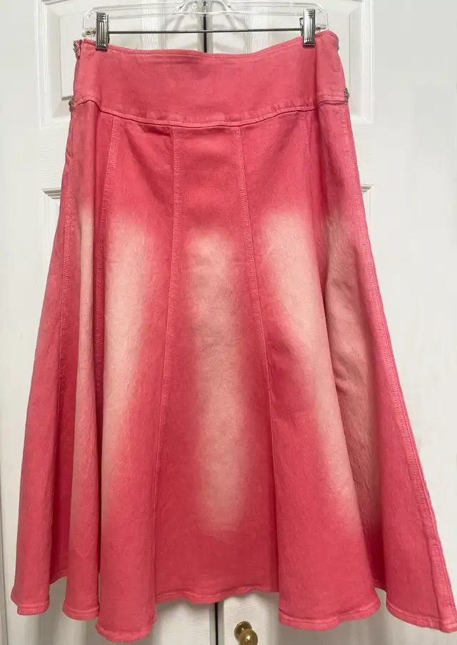 DG2  Coral Beaded Denim Skirt (new still with tags). size 8 in Women's - Dresses & Skirts in Delta/Surrey/Langley - Image 3