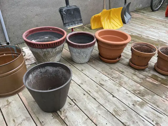 9 pots de jardins in Plants, Fertilizer & Soil in City of Montréal - Image 6