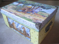 BRAND NEWClassic Winnie the Pooh Decorative Box (Large) - Yellow