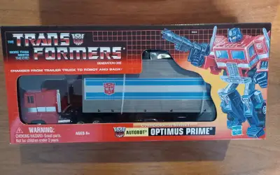 Optimus Prime G1 Transformers Commemorative Toys R US 2002 MIB Never been opened. The box is in exce...
