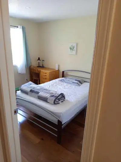One room in a house is up for rent. Nearby framboy, macdonald and walmart.