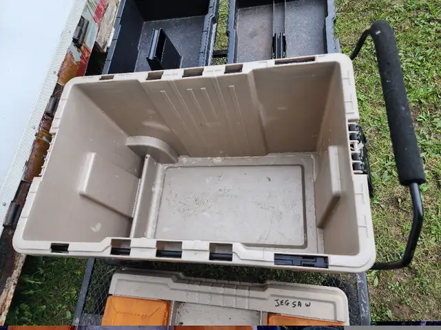 Plano PRO Plastic Tool Tote On Wheels 2 Removable Plastic Trays in Tool Storage & Benches in Windsor Region - Image 5