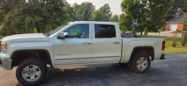 Parting out 2014 gmc sierra  in Cars & Trucks in Stratford - Image 2