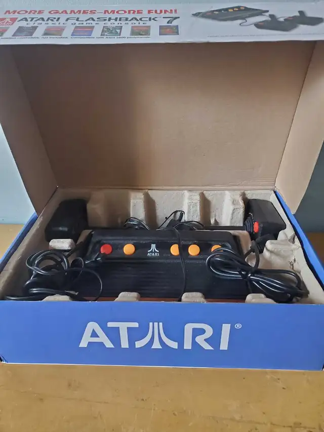 Atari Flashback 7 Classic Game Console 101 Games Special Edition in Older Generation in City of Toronto - Image 5