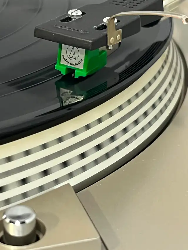 Vintage Sony Turntable in Stereo Systems & Home Theatre in City of Toronto - Image 5