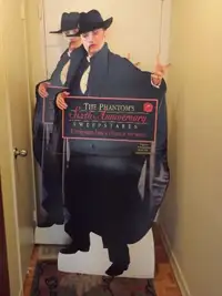 2PHANTOM OF THE OPERA COLLECTORS ITEMS:STANDEE+LON CHANEY POSTER