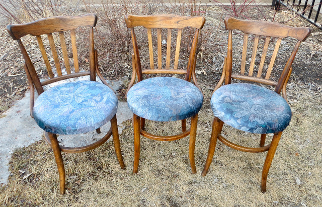 SET of 3 ANTIQUE BENTWOOD THONET KITCHEN SIDE CHAIRS in Chairs & Recliners in Saskatoon