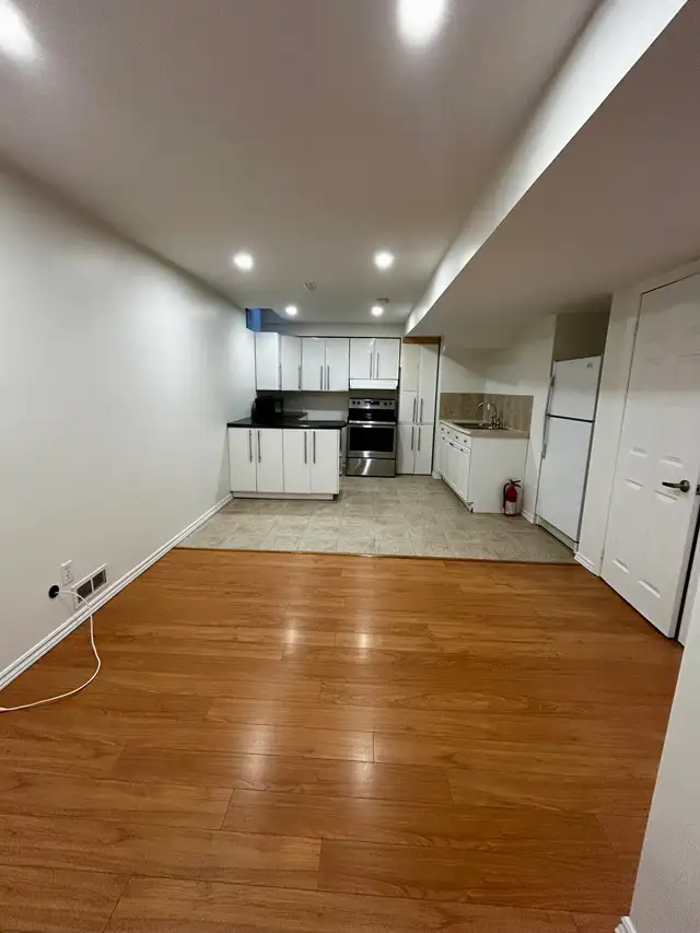 Lovely basement apartment for rent  in Long Term Rentals in Markham / York Region - Image 4