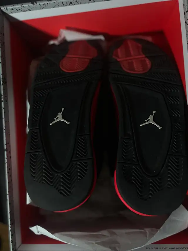 Jordan 4 Red Thunder in Men's Shoes in City of Toronto - Image 3
