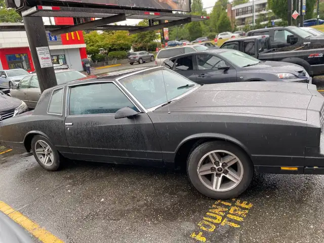 1986 Chevrolet Monte Carlo in Classic Cars in Richmond - Image 3