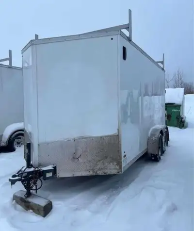 Je vends une remorque fermée 7x14, idéale pour le transport sécurisé de vos biens. Cette remorque es...