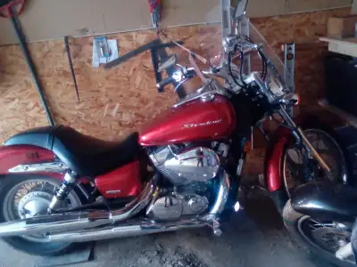Bags,windshield and backrest. Tires only 2500 kmson them.17500 kms, excellent shape 3500 obo,call or...