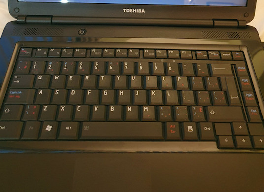 Toshiba laptop for parts in Laptops in City of Toronto - Image 4