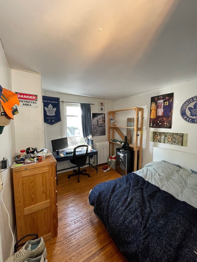 Room for queens students over summer in Room Rentals & Roommates in Kingston - Image 3