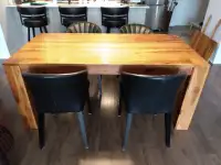 Table de cuisine en bois exotique massif huilé (naturel).